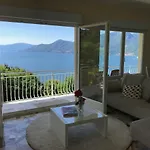 Moderne Mit Traumseeblick Maggiore アパート