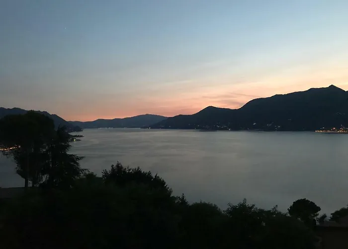 Апартаменты Moderne Mit Traumseeblick Maggiore Луино