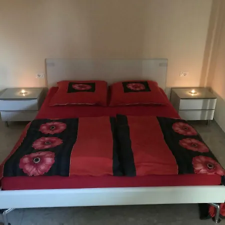 Moderne Mit Traumseeblick Maggiore Apartmán