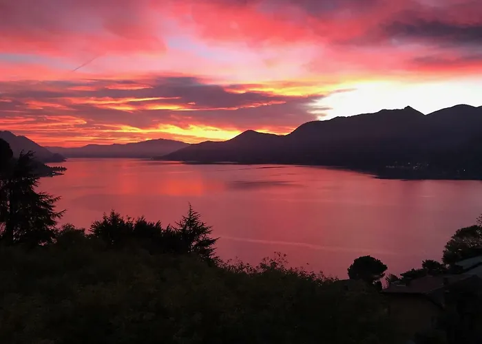 Moderne Mit Traumseeblick Maggiore 아파트 *