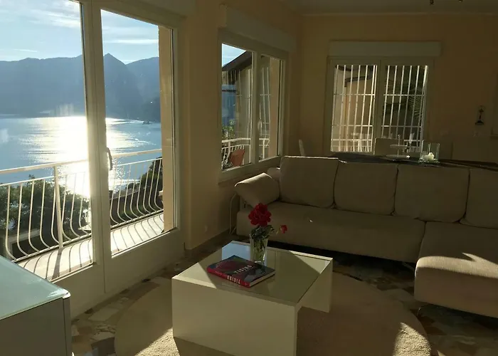 아파트 Moderne Mit Traumseeblick Maggiore *