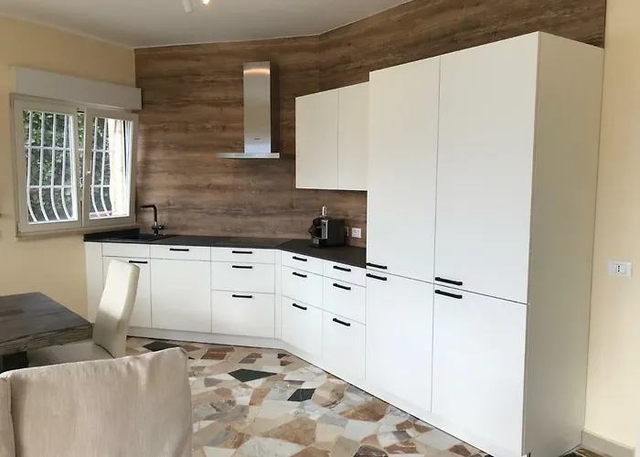 Moderne Mit Traumseeblick Maggiore